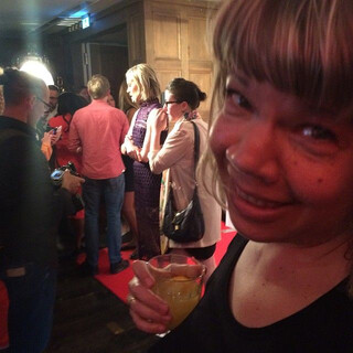  netflixpartyberlin: die beifahrerin und taylor schilling
