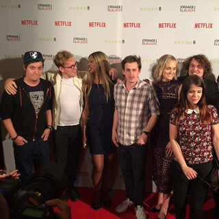  netflixpartyberlin: diverse youtuber und oitnb schauspielerinnen