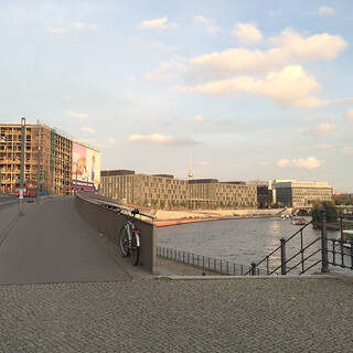 Photo by felix schwenzel in Spree Berlin am Hauptbahnhof. Keine Fotobeschreibung verf&uuml;gbar..