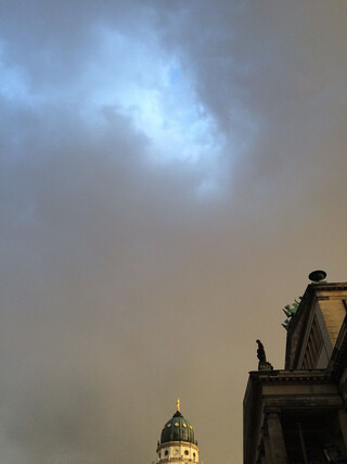 Photo by felix schwenzel in Gendarmenmarkt Berlin. Keine Fotobeschreibung verf&uuml;gbar..